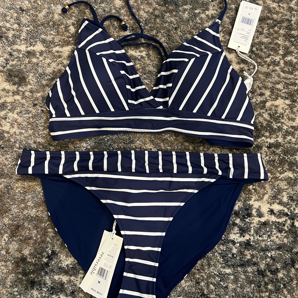 NWT TOP SIZE SMALL BOTTOMS SIZE MEDIUM